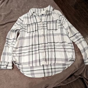 GUC super soft Universal Threads plaid button up